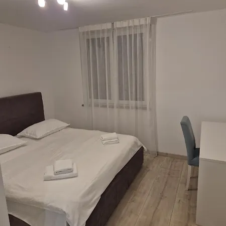 Cozy Close To Centre Appartement