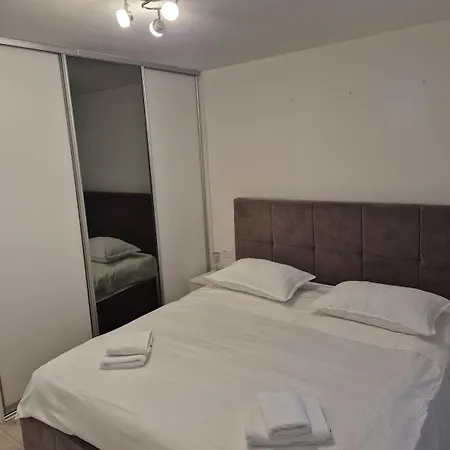 Cozy Close To Centre Appartement