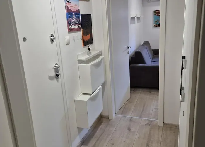 Cozy Close To Centre Lejlighed *