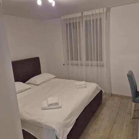 דירה Cozy Close To Centre