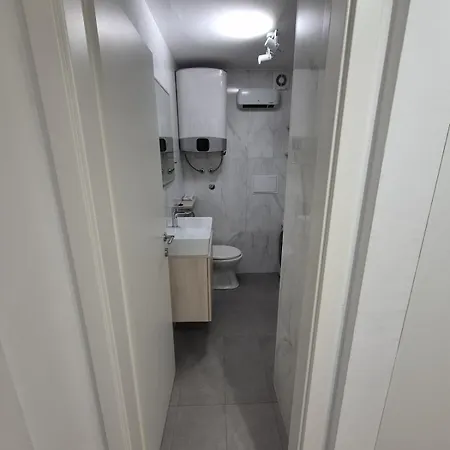 Cozy Close To Centre דירה ספליט