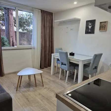 Cozy Close To Centre דירה ספליט